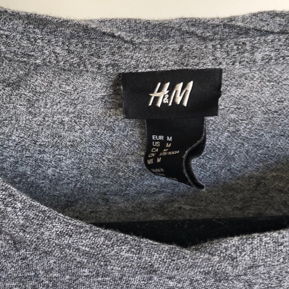 H&M “Everywhere” t-shirt! - Picture 3 of 4